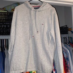Gray Tommy Hilfiger hoodie/sweater
